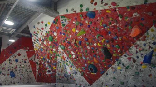 神奈川県のクライミング施設「MAMMUT ボルダリングジム 横浜」